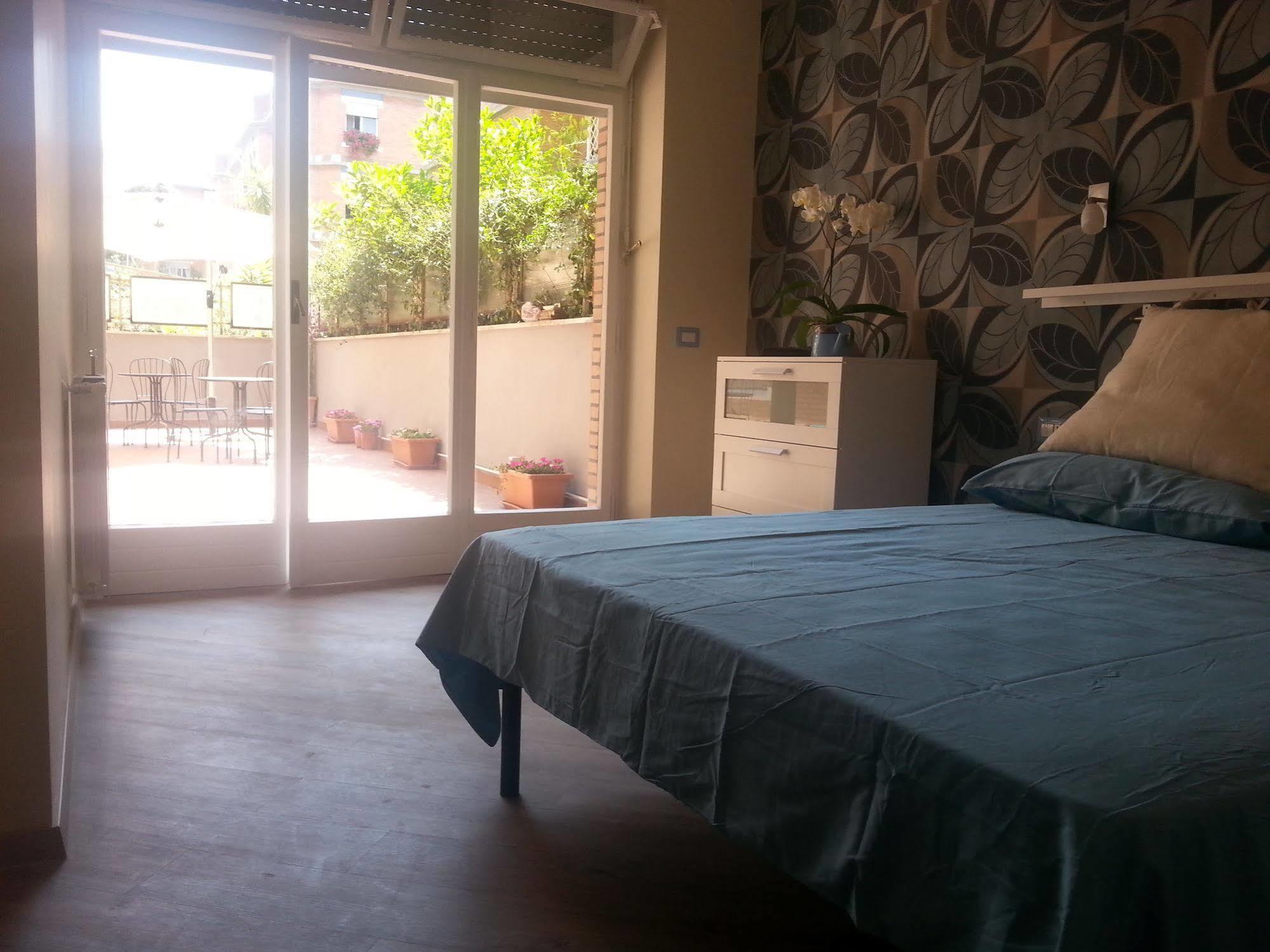 Domus Pio Xi° Bed & Breakfast 2*