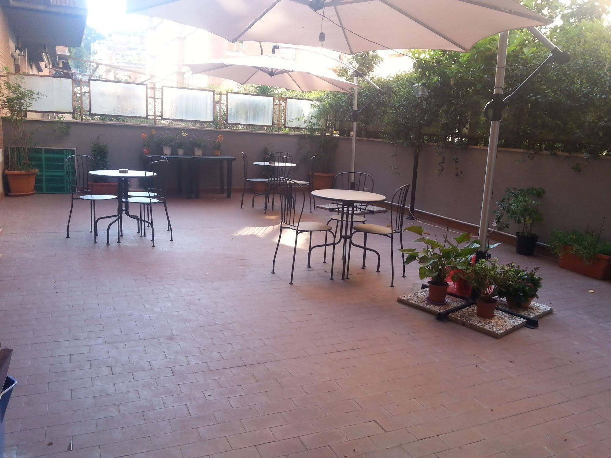 Domus Pio Xi° Bed & Breakfast 2*